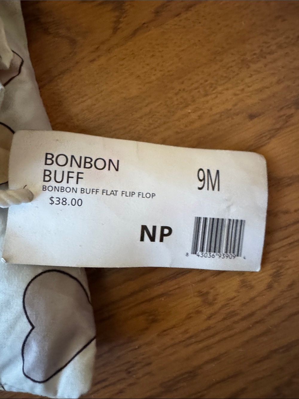 Women’s Heart-Print Beige Flip Flop Sandals - Picture 4 of 7